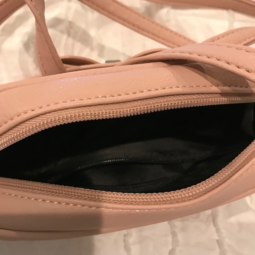 Guess Bella Wallet On A String Crossbody Nwot - image 5